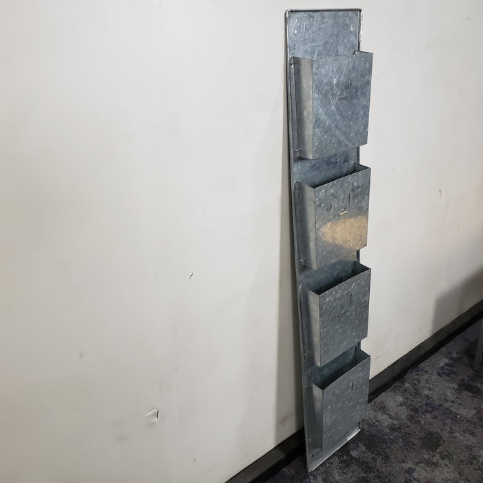 Magazine / Brochure Holder