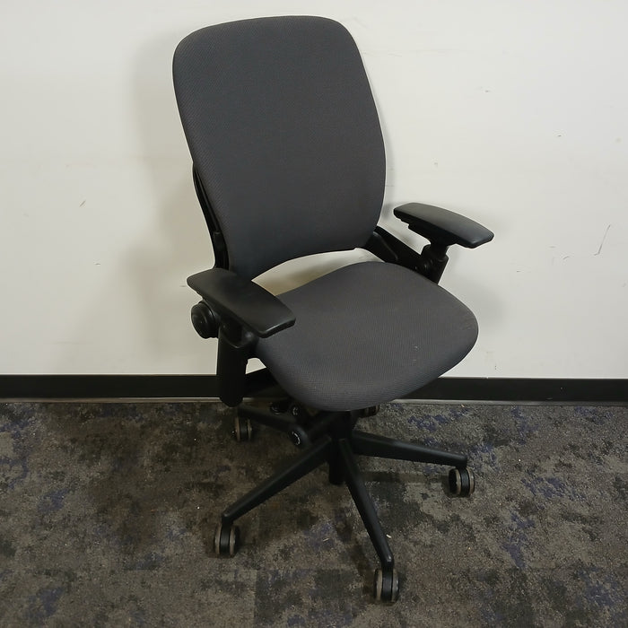 Steelcase Leap V2
