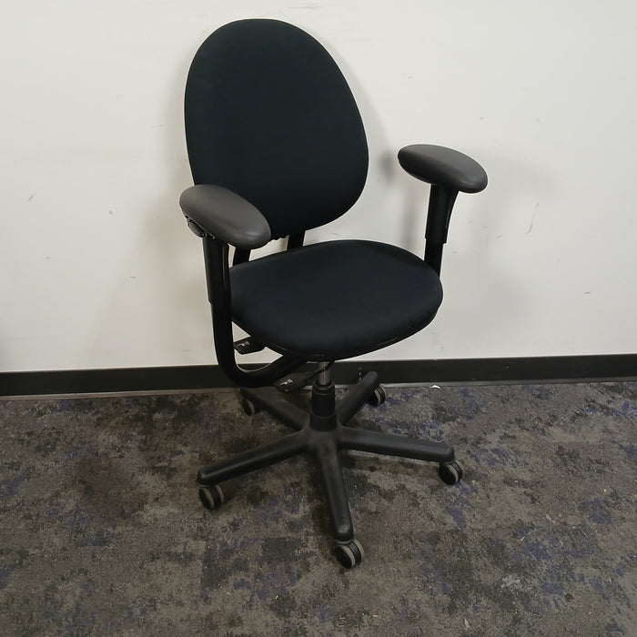 Criterion Desk Chair