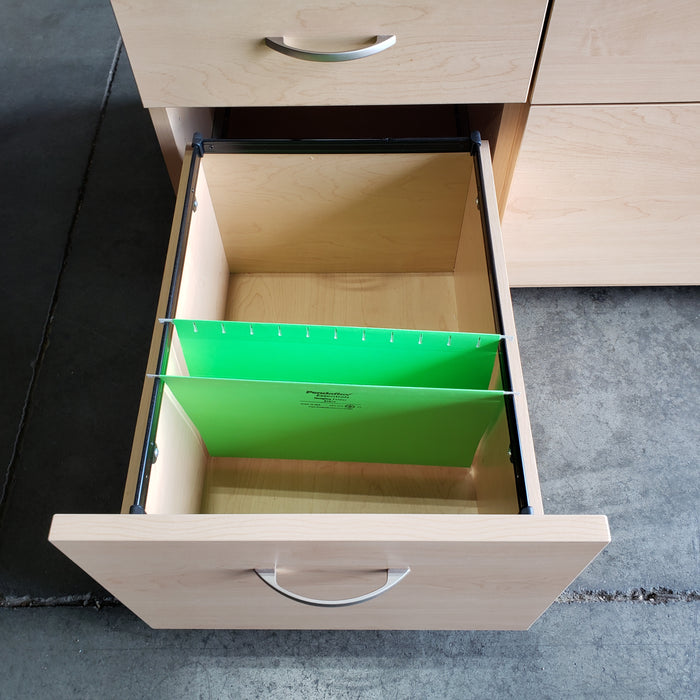 U-Shape Desk with Hutch