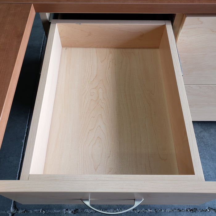 U-Shape Desk with Hutch