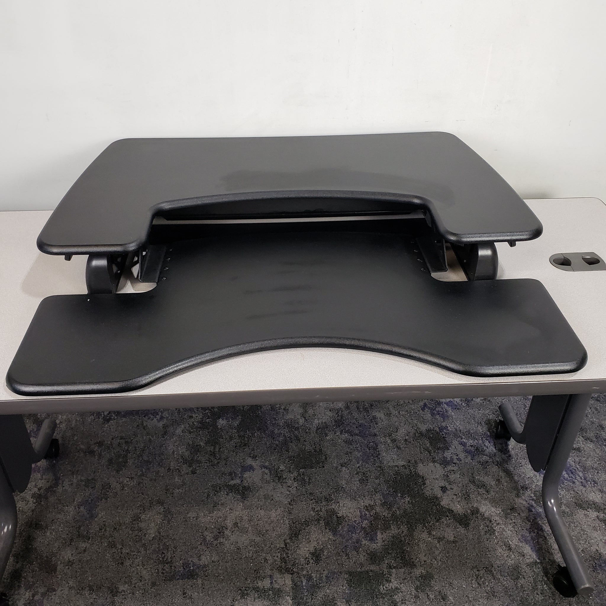 Desks in Minneapolis, St. Paul, Plymouth, MN Used Office Furniture