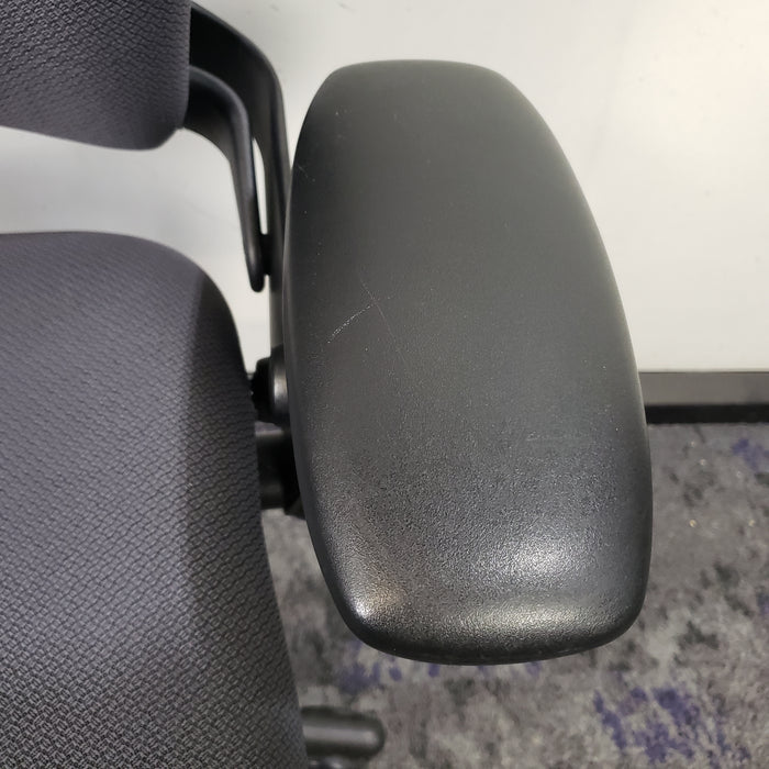 Steelcase V1 Leap