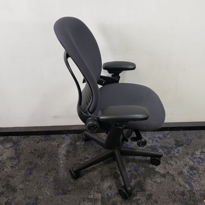 Steelcase V1 Leap