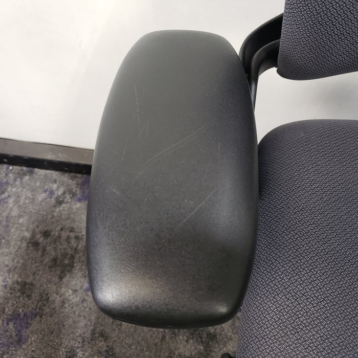 Steelcase V1 Leap
