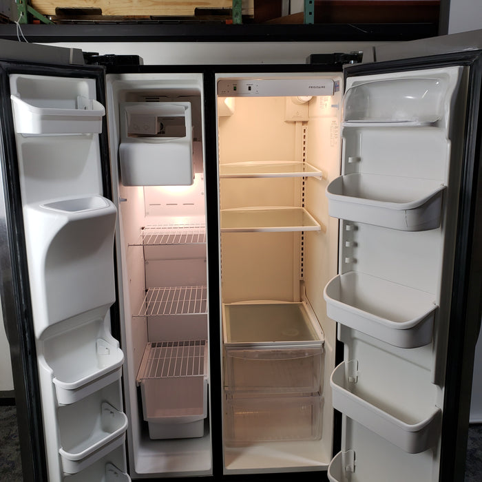 Frigidaire Refrigerator / Freezer
