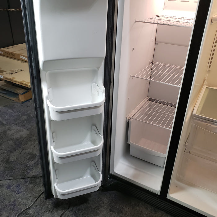 Frigidaire Refrigerator / Freezer