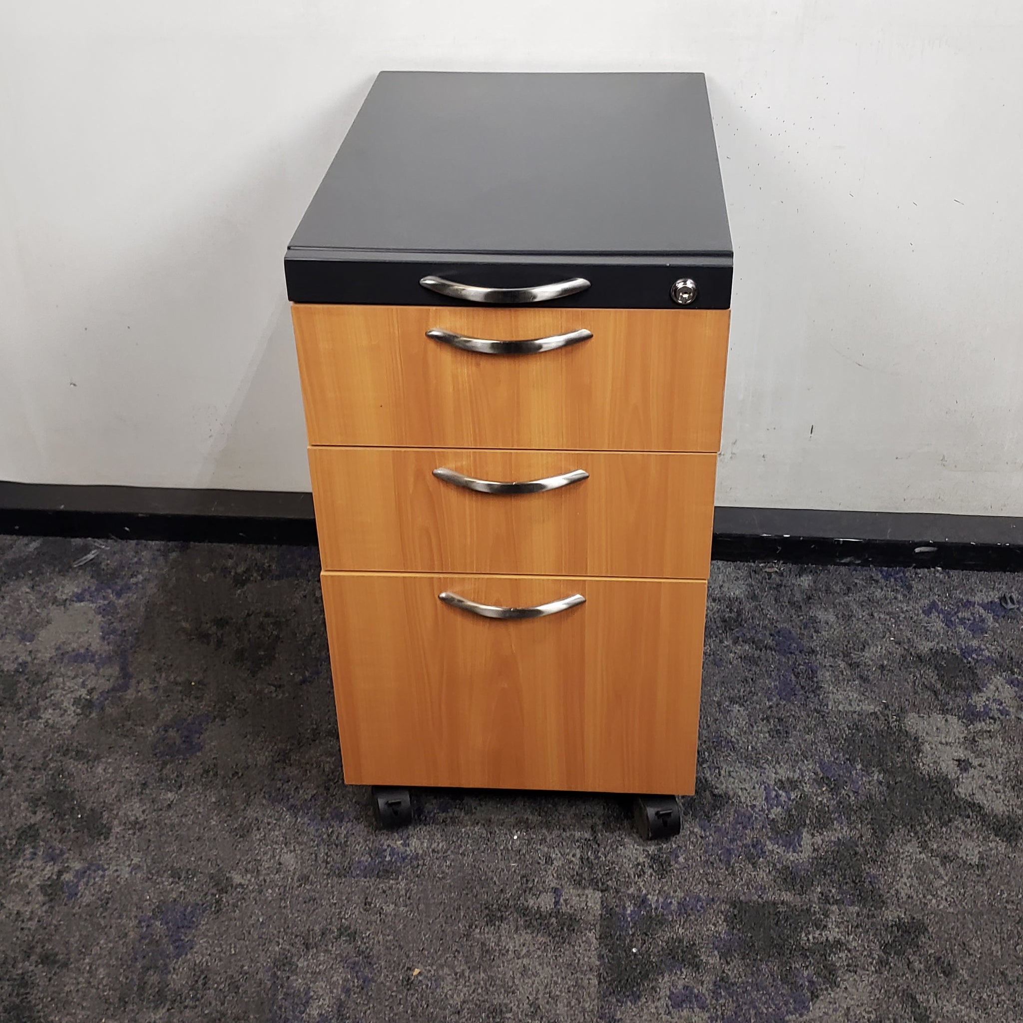 Used office furniture in Minneapolis, St. Paul, Plymouth, MN — TJ