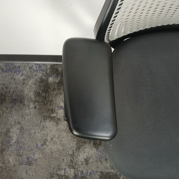 Generation Desk Chair