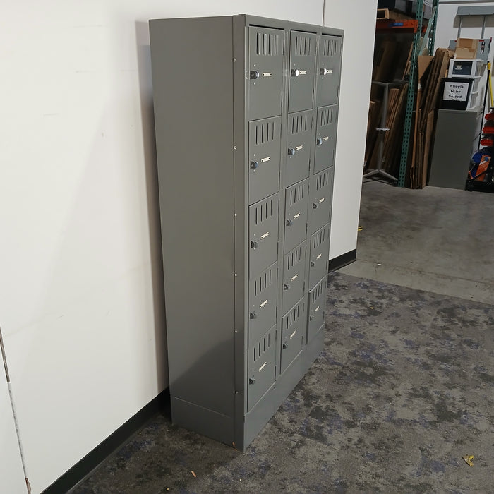 15 Locker Bank