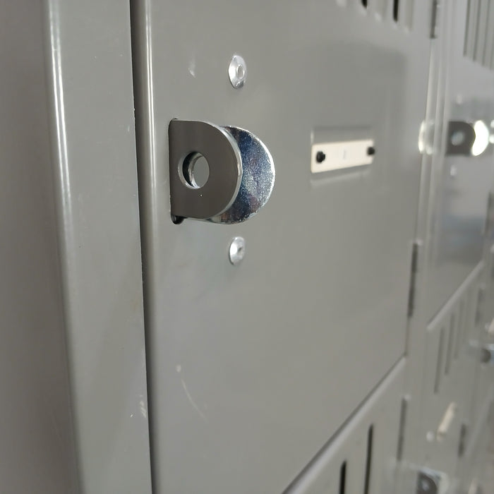 15 Locker Bank