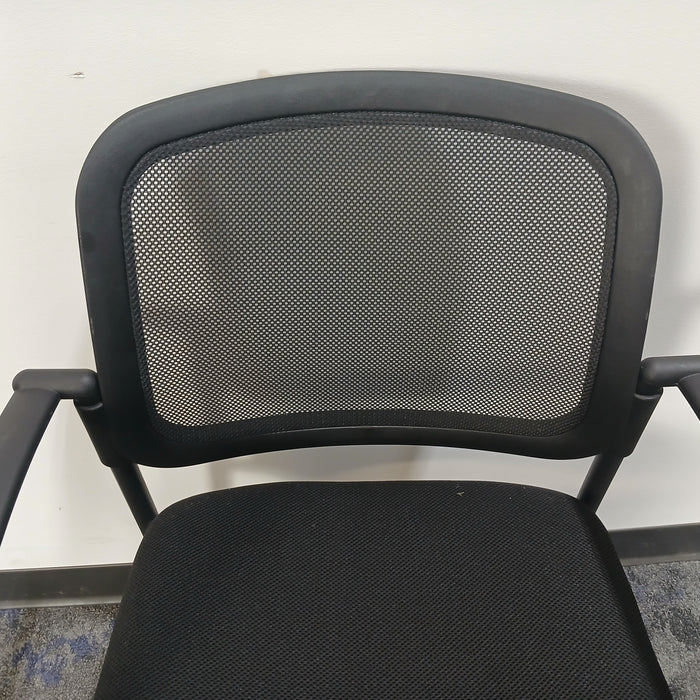 Rolling Mesh Back Guest Chair