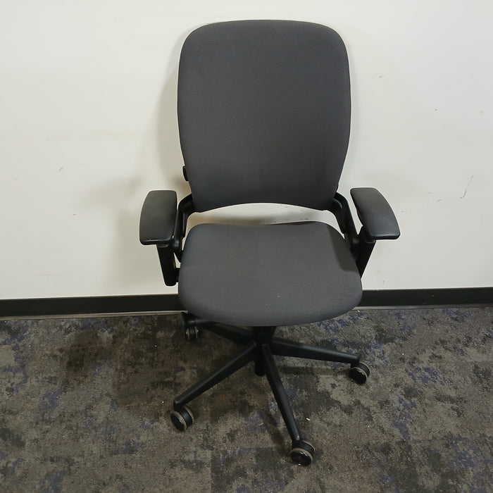 Steelcase Leap V2