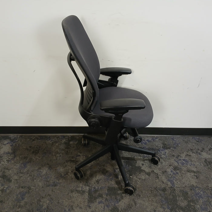 Steelcase Leap V2