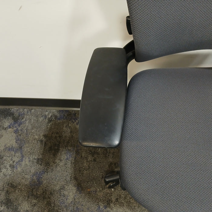 Steelcase Leap V2