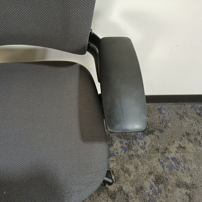 Steelcase Leap V2