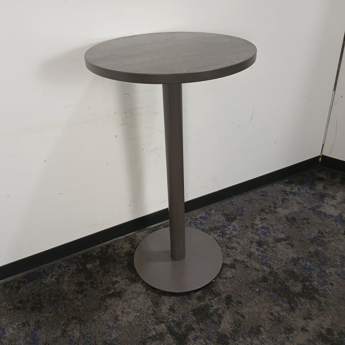 24" Round Standing Table