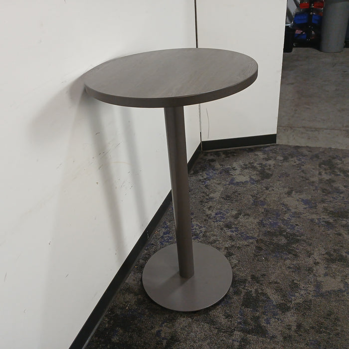 24" Round Standing Table