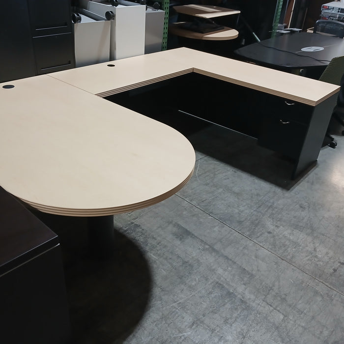 U-shaped Bullet Desk