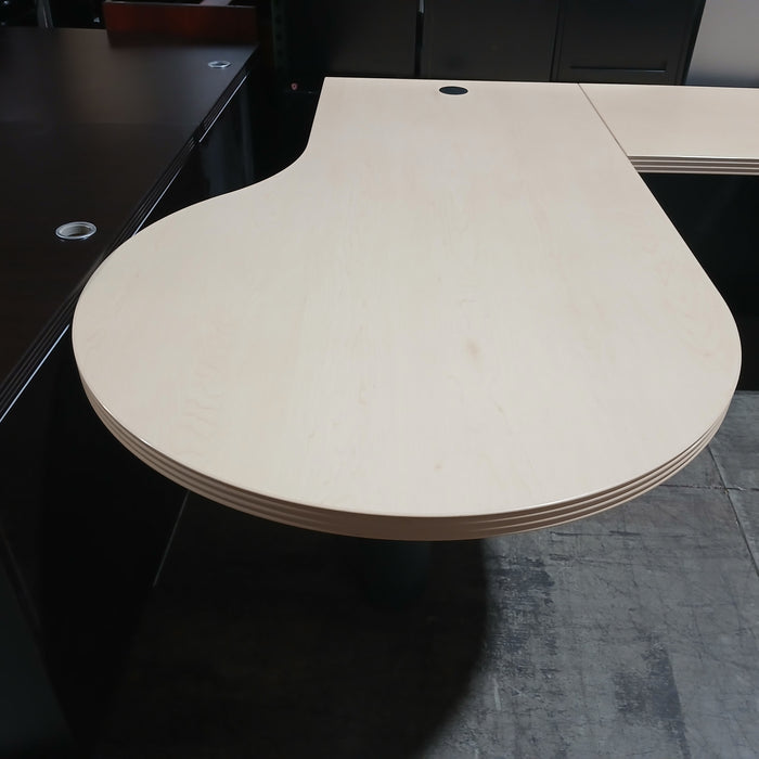 U-shaped Bullet Desk