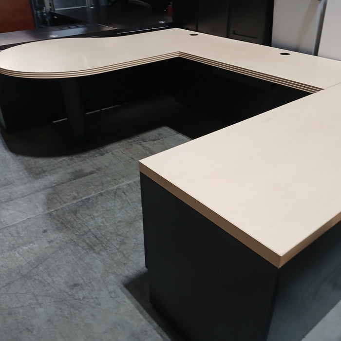 U-shaped Bullet Desk
