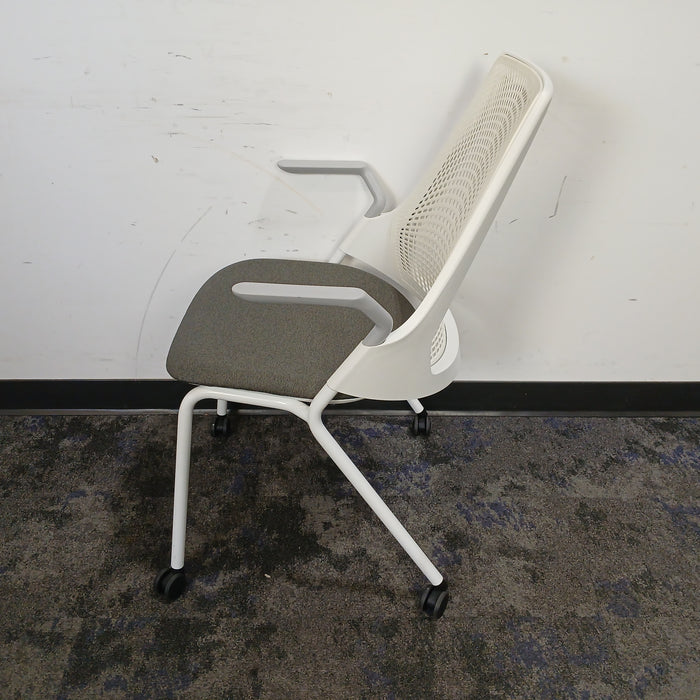 Sayl Guest Chair
