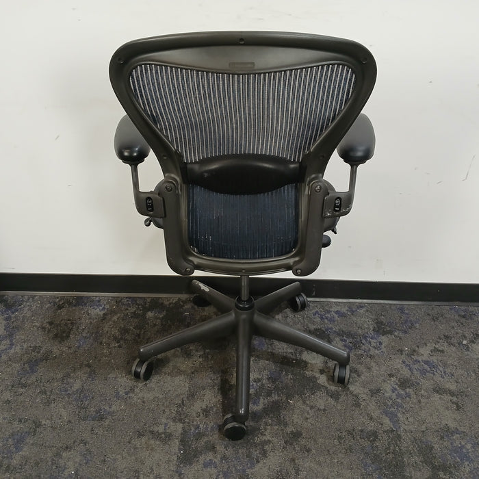 Herman Miller Aeron - Size B