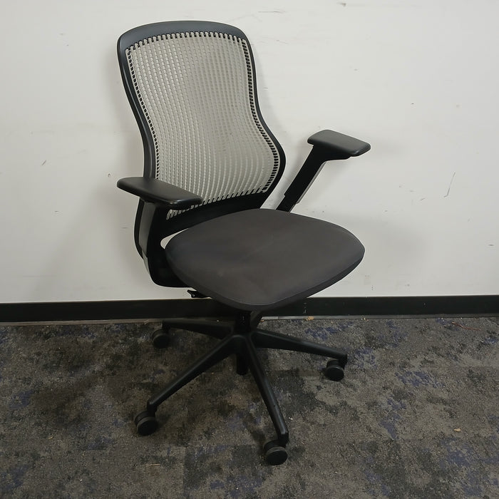 Knoll Generation Chair