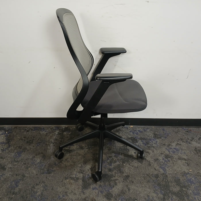 Knoll Generation Chair