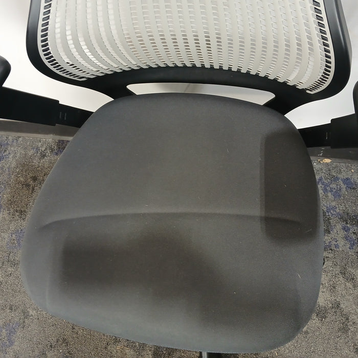 Knoll Generation Chair