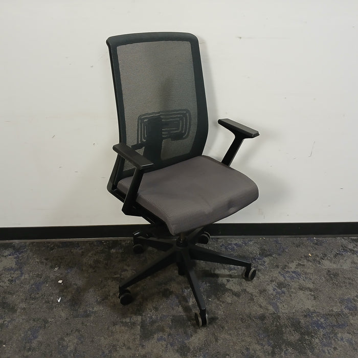 Very Desk Chair