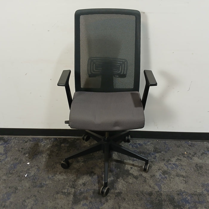 Very Desk Chair