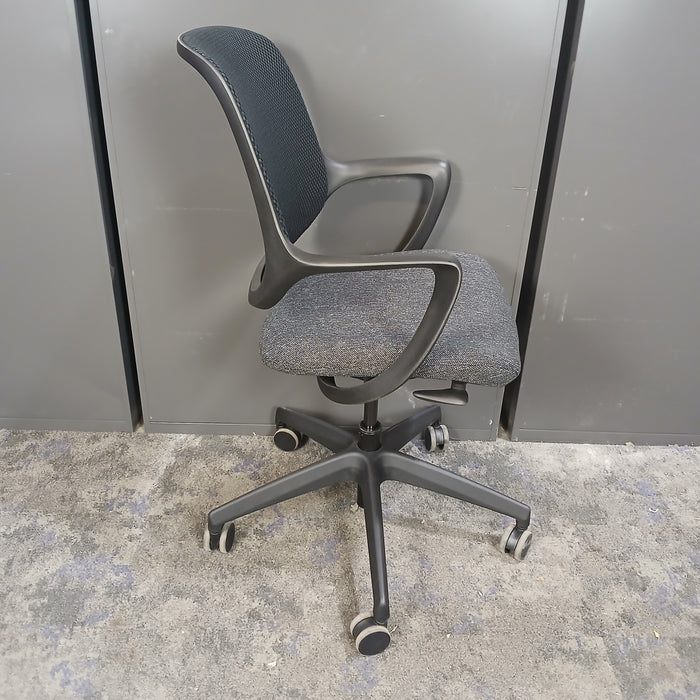 Niro Task Chair