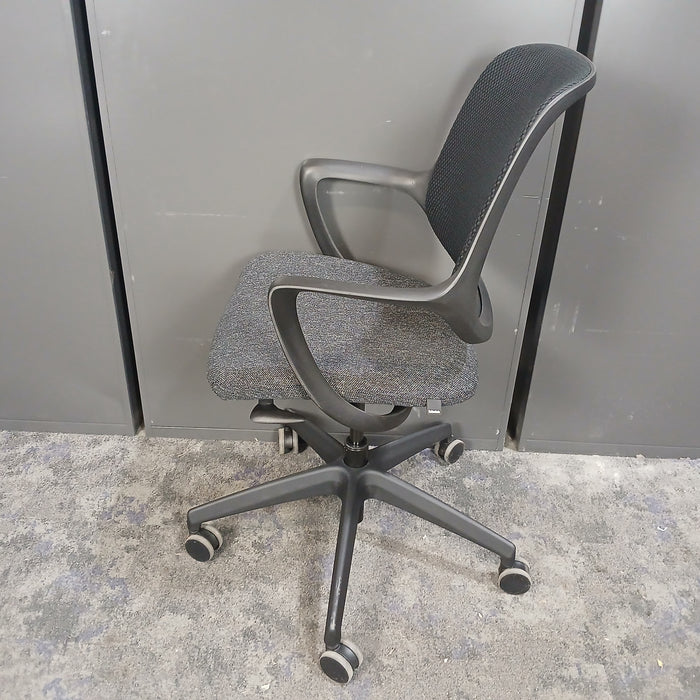 Niro Task Chair