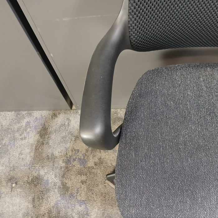 Niro Task Chair