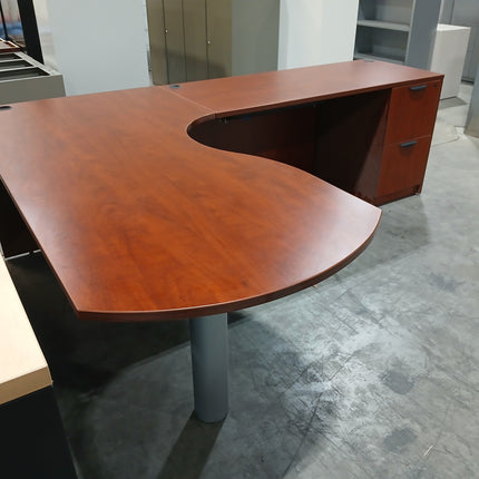 Bullet Shaped L-Desk