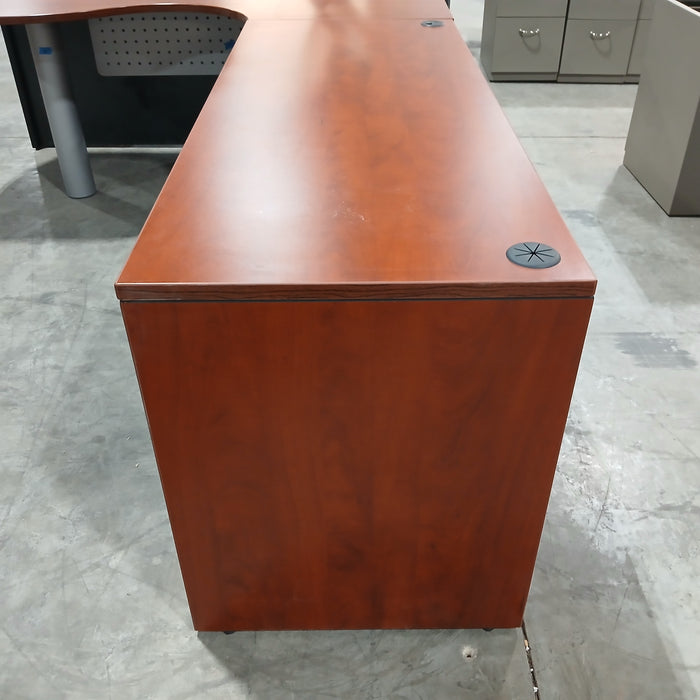 Bullet Shaped L-Desk