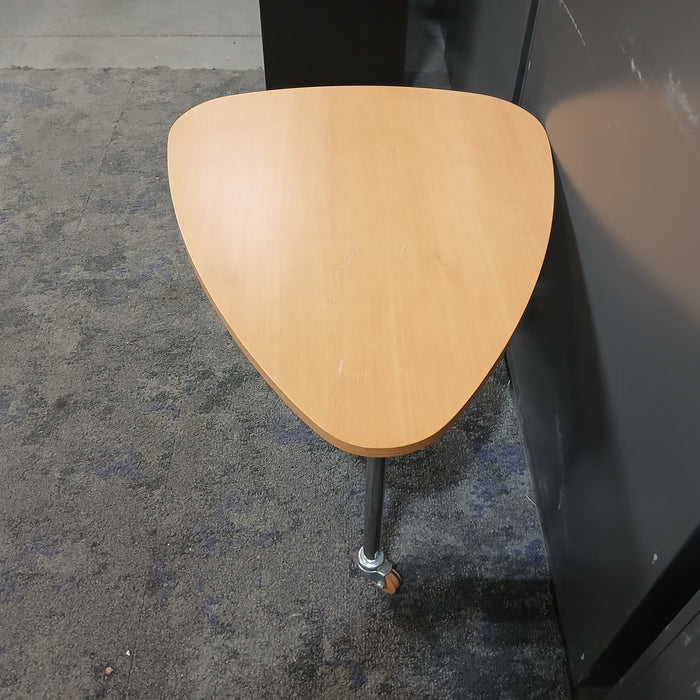 Arrowhead Mobile Table