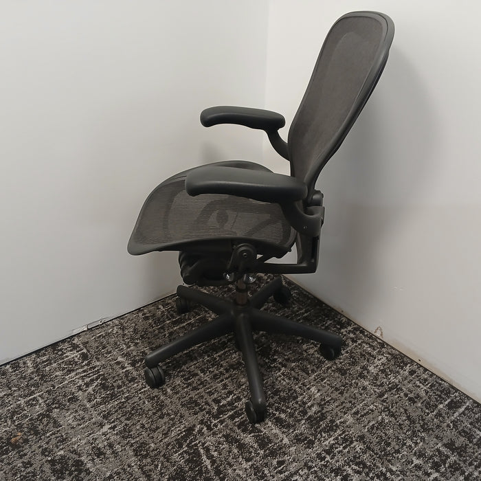 Aeron Office Chair - Size C (#7205)