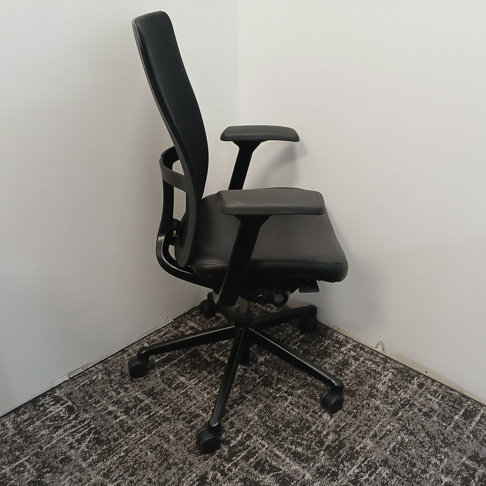 Zody Conference Room Chair
