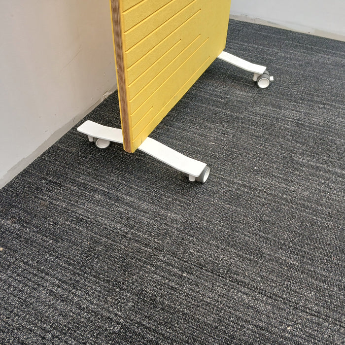 Mobile Whiteboard / Dry Erase / Tackboard