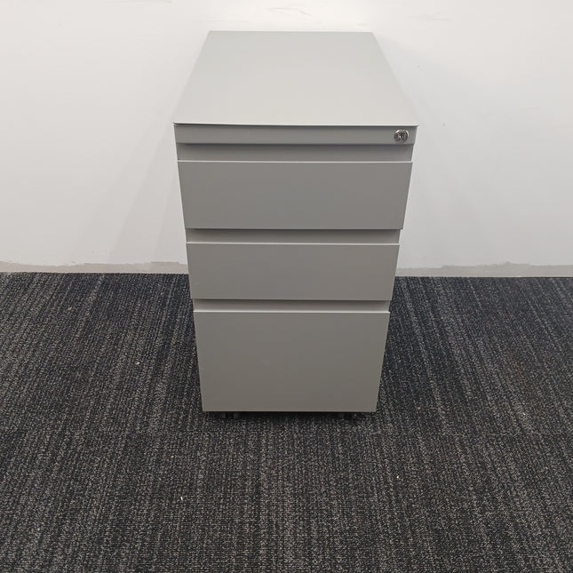 3 Drawer B/B/F Pedestal File Cabinet