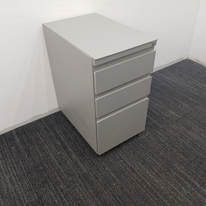 3 Drawer B/B/F Pedestal File Cabinet