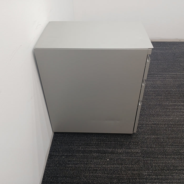 3 Drawer B/B/F Pedestal File Cabinet