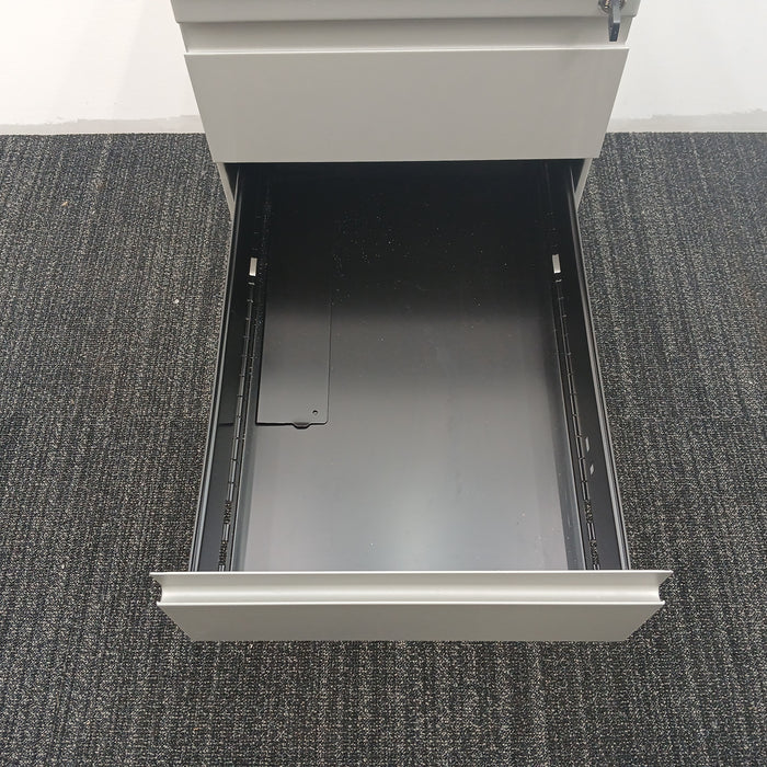 3 Drawer B/B/F Pedestal File Cabinet