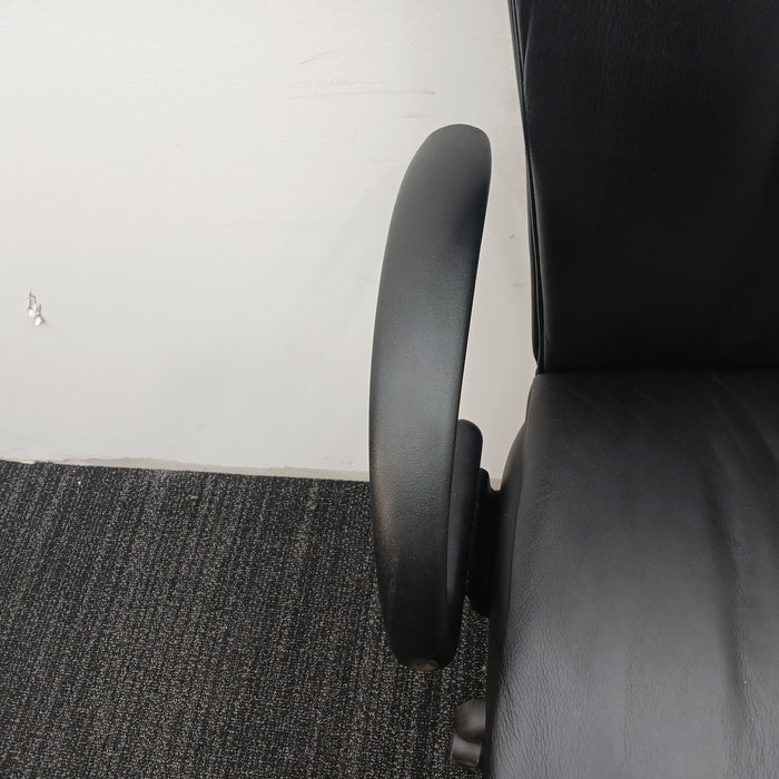 Executive Desk Chair