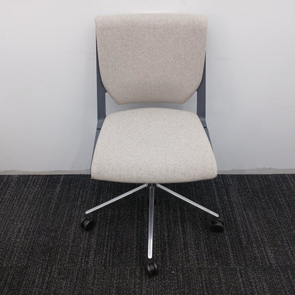 Very Guest Chair