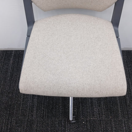 Very Guest Chair