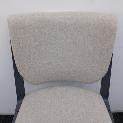 Very Guest Chair