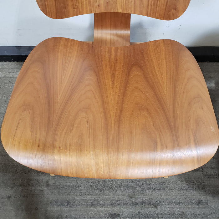 Mid Century Modern LCW Lounge Chairs and Table by Eames for Herman Miller